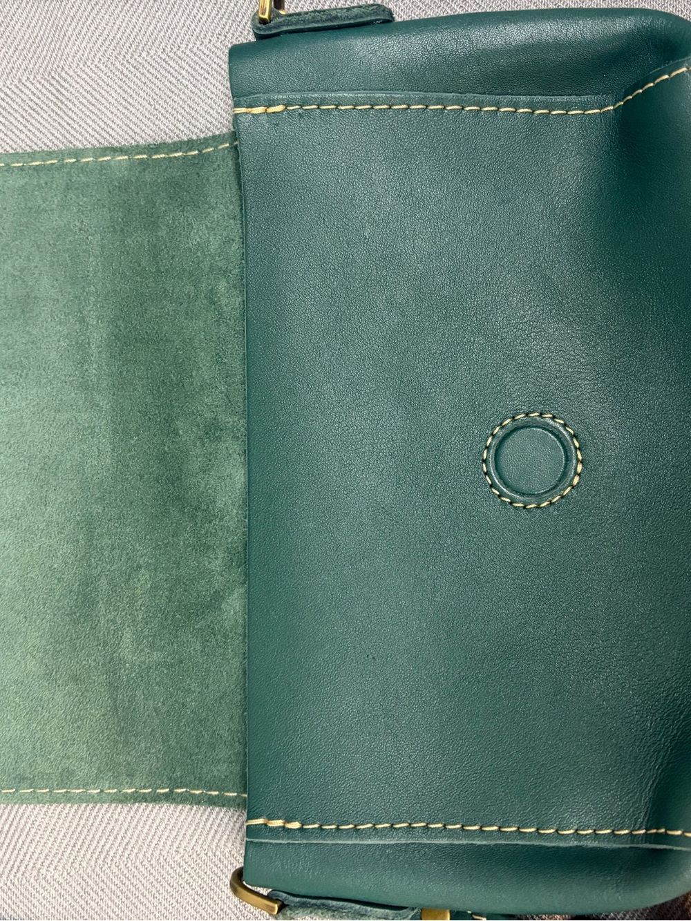 Portland leather Metro, mini Crossbody sea glass, green leather magnetic closure - Picture 9 of 12
